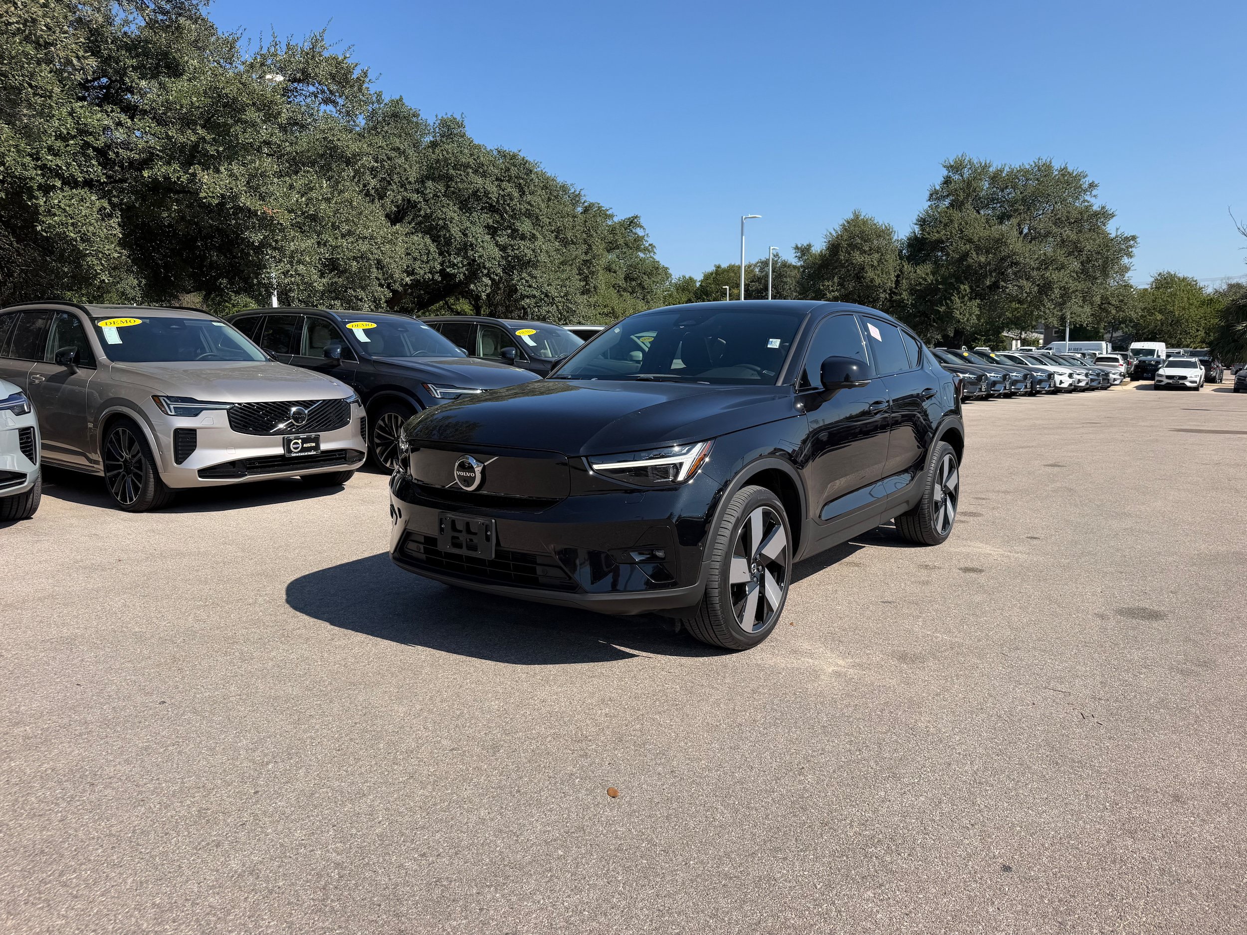 Certified 2023 Volvo C40 P8 Recharge Ultimate w/ Protection Package Premier AWD/4WD image 2