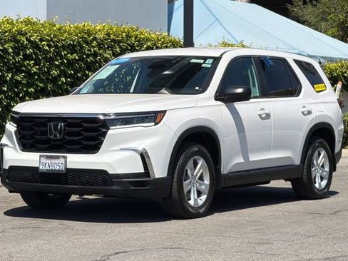 Certified 2024 Honda Pilot LX image 9