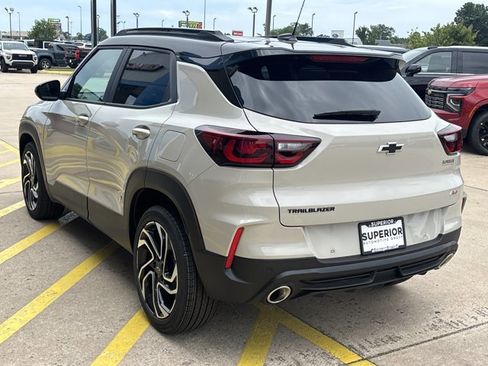 New 2026 Chevrolet TrailBlazer RS w/ Convenience Package FWD image 9