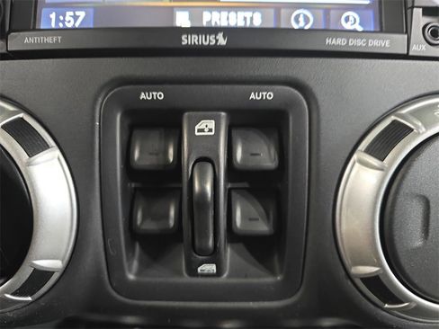 Used 2015 Jeep Wrangler Unlimited Rubicon image 29