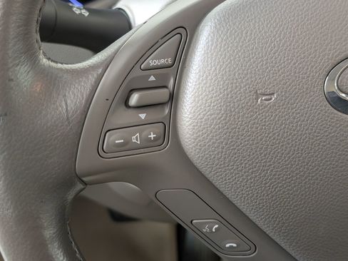 Used 2010 INFINITI G37 x w/ Premium Pkg image 21