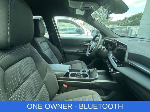 Used 2026 Chevrolet Equinox LT FWD image 2