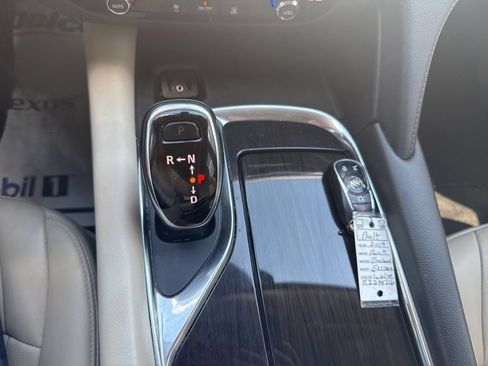Used 2019 Buick Enclave Essence FWD image 29