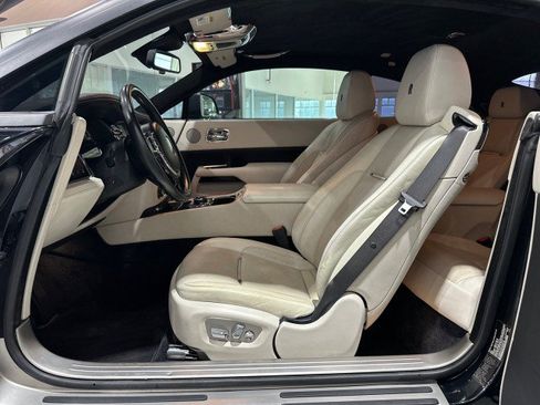 Used 2015 Rolls-Royce Wraith RWD image 50