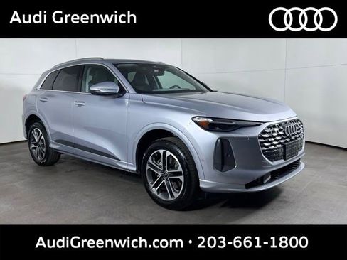 Used 2025 Audi Q5 Premium Plus w/ Premium Plus AWD/4WD image 1