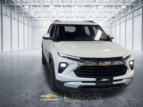 Used 2025 Chevrolet TrailBlazer LT FWD image 4