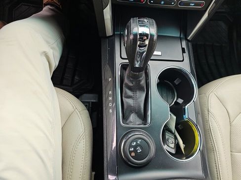 Used 2018 Ford Explorer Limited image 22