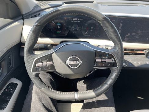 Used 2023 Nissan Ariya AWD image 17