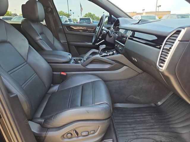Used 2022 Porsche Cayenne Coupe AWD/4WD image 22