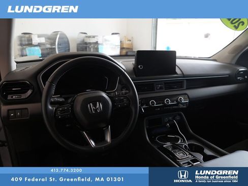 Used 2025 Honda Pilot EX-L image 16