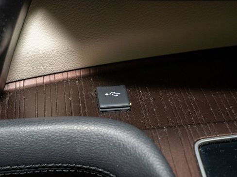 Used 2021 Toyota Sienna XLE image 16