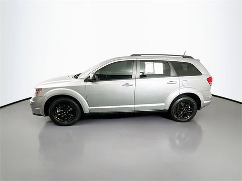Used 2020 Dodge Journey SE w/ Blacktop Package image 4