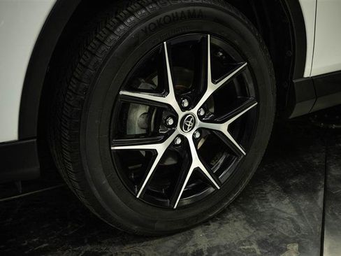 Used 2018 Toyota RAV4 SE w/ Power Extra Value Package image 3