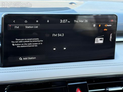 Used 2025 Genesis G70 2.5T image 22