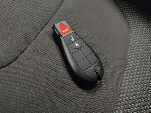 Used 2020 Jeep Cherokee Latitude FWD image 32