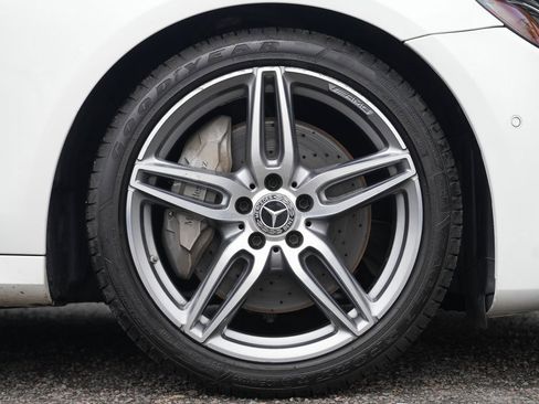 Used 2019 Mercedes-Benz E 300 4MATIC image 12