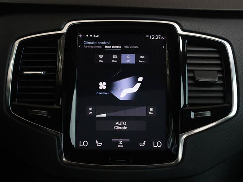 Used 2018 Volvo XC90 T5 Momentum w/ Momentum Plus Package FWD image 37