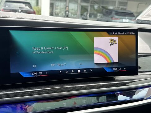 Used 2026 BMW 740i w/ Premium Package image 20