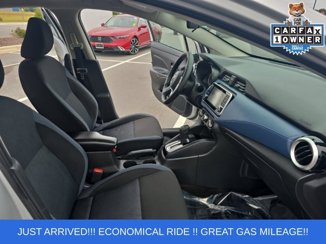 Used 2025 Nissan Versa SV FWD image 10