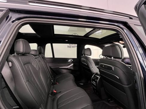 Used 2025 BMW X7 M60i w/ Executive Package image 18