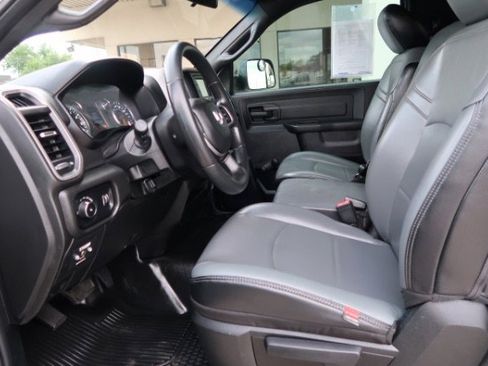 Used 2022 RAM 2500 Tradesman w/ Chrome Appearance Group image 8