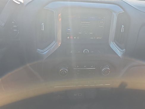 Used 2022 Chevrolet Silverado 2500 Custom w/ Custom Convenience Package image 11