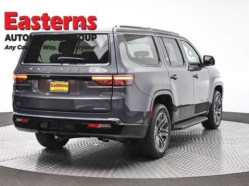 Used 2024 Jeep Wagoneer Series II AWD/4WD image 5