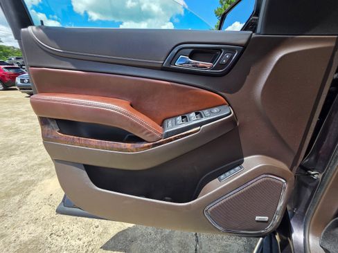 Used 2018 Chevrolet Suburban Premier AWD/4WD image 23