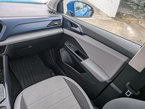Certified 2024 Volkswagen Taos SE FWD image 16