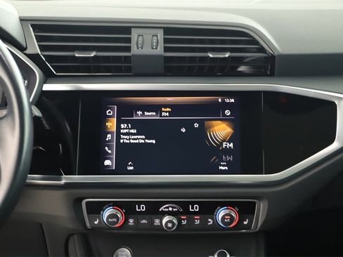 Used 2020 Audi Q3 2.0T Premium Plus w/ Premium Plus Package image 19