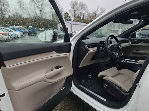 New 2025 Volvo EX90 Ultra image 17