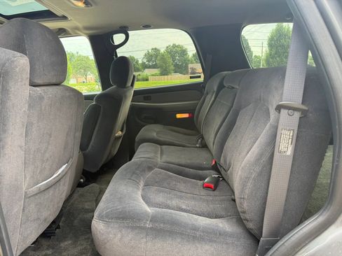 Used 2000 Chevrolet Tahoe LS w/ LS Preferred Equipment Group AWD/4WD image 16