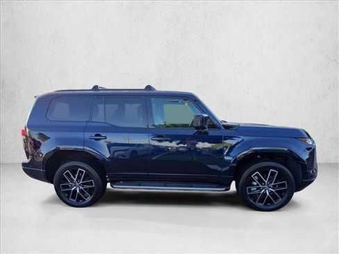 Used 2025 Lexus GX 550 w/ Accessory Package (Z1) AWD/4WD image 4