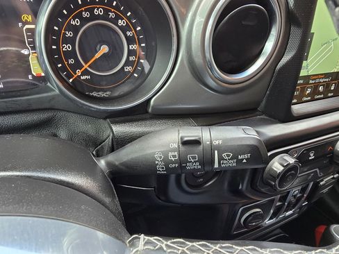 Used 2021 Jeep Wrangler Unlimited Sahara w/ Uconnect 4C Nav & Sound Group image 21