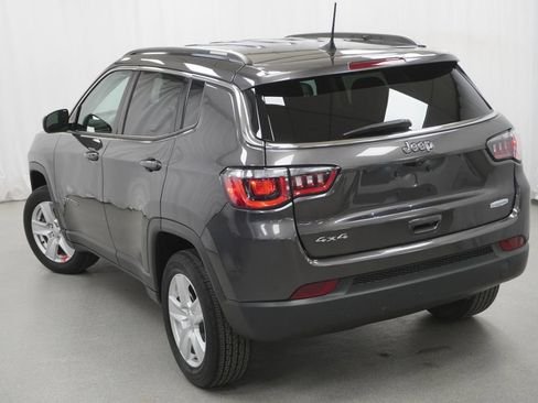 Certified 2022 Jeep Compass Latitude image 11
