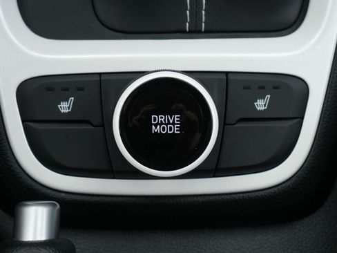 Used 2023 Hyundai Venue Limited FWD image 43