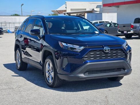 Used 2025 Toyota RAV4 XLE w/ Convenience Package image 3