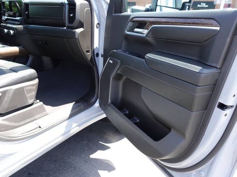 Used 2024 GMC Sierra 1500 Elevation w/ Preferred Package AWD/4WD image 38