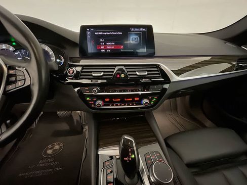 Used 2019 BMW 530i xDrive w/ Convenience Package AWD/4WD image 16