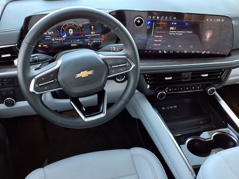 Used 2025 Chevrolet Tahoe Premier image 13