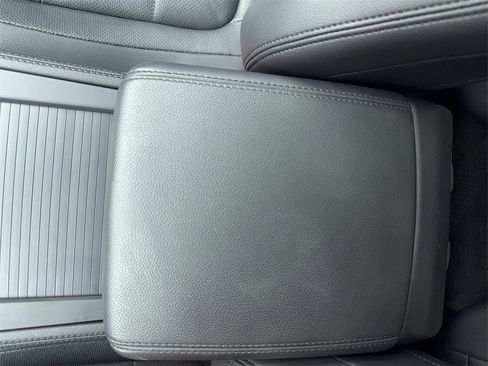 Used 2023 Jaguar F-PACE S image 33