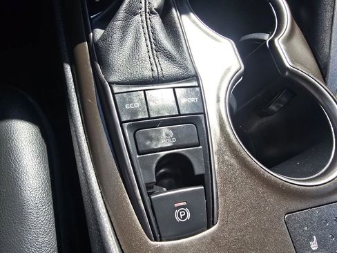 Certified 2022 Toyota Camry SE w/ Cold Weather Package image 27