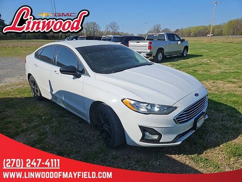 Used 2019 Ford Fusion SE w/ Equipment Group 151A image 2