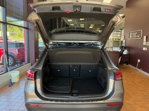 Used 2021 Mercedes-Benz GLA 250 4MATIC w/ Premium Package image 8