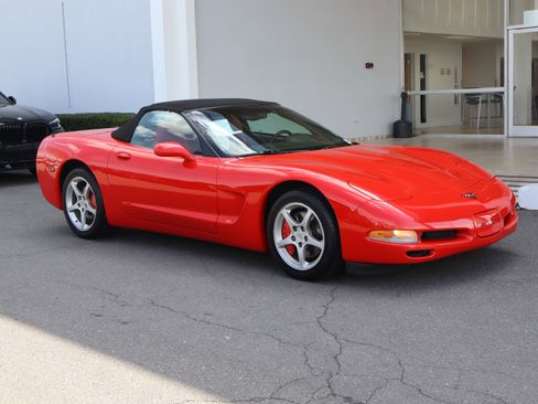 Used 2002 Chevrolet Corvette Convertible w/ Preferred Equipment Group2 image 2