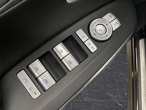 Used 2023 Genesis GV70 2.5T Advanced w/ Advanced Package image 33