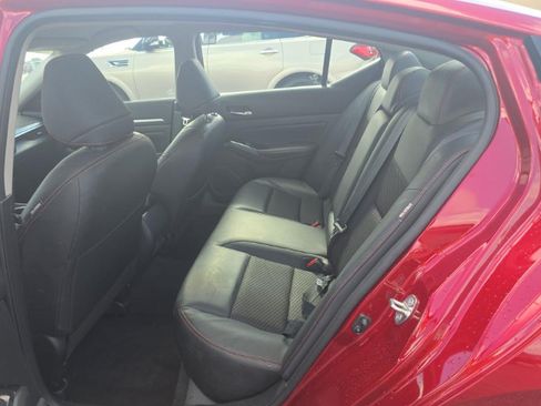 Used 2023 Nissan Altima 2.5 SR FWD image 9
