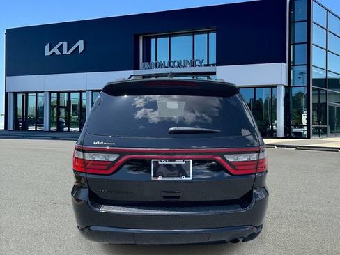 Used 2024 Dodge Durango SXT w/ SXT Blacktop Group RWD image 9