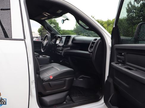 Used 2024 RAM 3500 Tradesman w/ Chrome Appearance Group AWD/4WD image 28