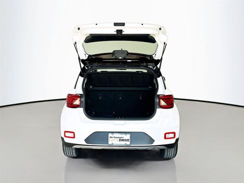 Used 2023 Hyundai Venue Limited w/ Cargo Package FWD image 26